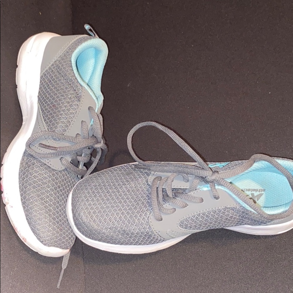 Athletic shoes